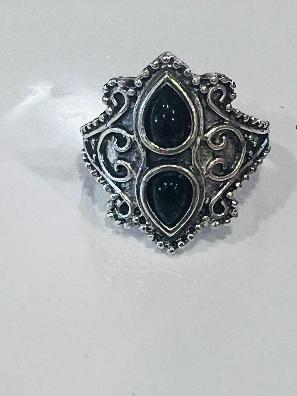 Vintage-Inspired Silver Black Stone Teardrop Ring-size 7